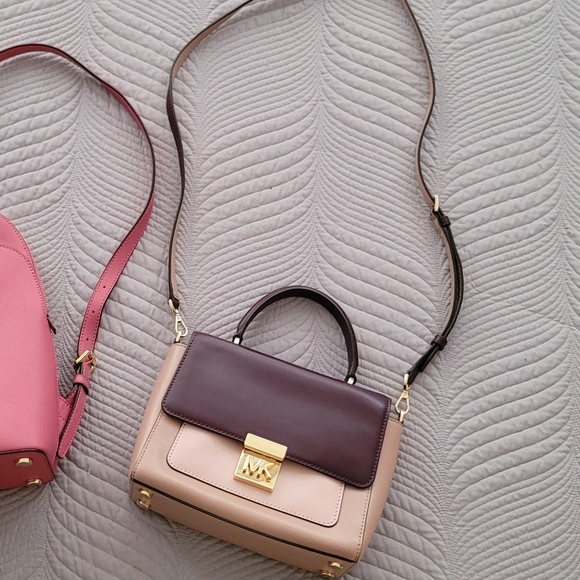 In New Condition Michael Kors Mindy Bag Purse. Stunning! - Picture 7 of 11